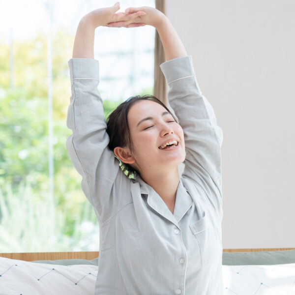 睡眠の質を上げる方法｜寝ても疲れが取れない？原因と対策を解説